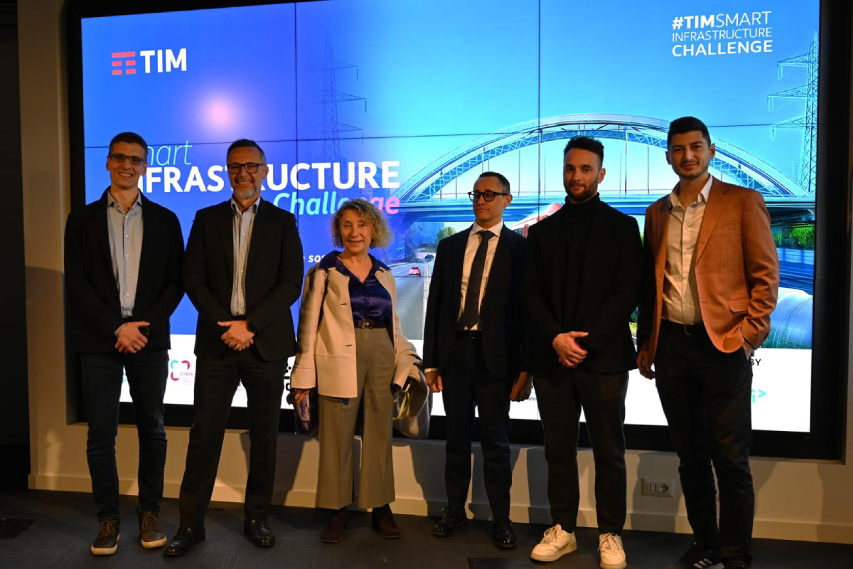 TIM, presentato a Roma lo studio sulle smart infrastructure per un’Italia più sicura e digitale TIM, presentato a Roma lo studio sulle smart infrastructure per un’Italia più sicura e digitale