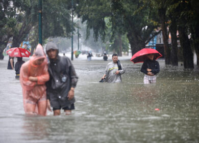 Indonesia, devastante inondazione a Sumatra. Il bilancio è drammatico: 84 morti, 95 feriti e centinaia di dispersi