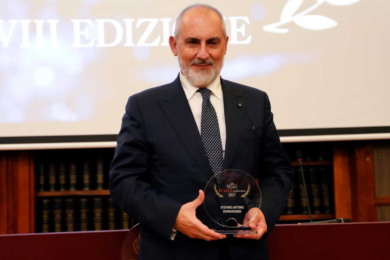 Gruppo FS, ricevuto dall’Amministratore Delegato e Direttore Generale Donnarumma il Premio Italia Informa