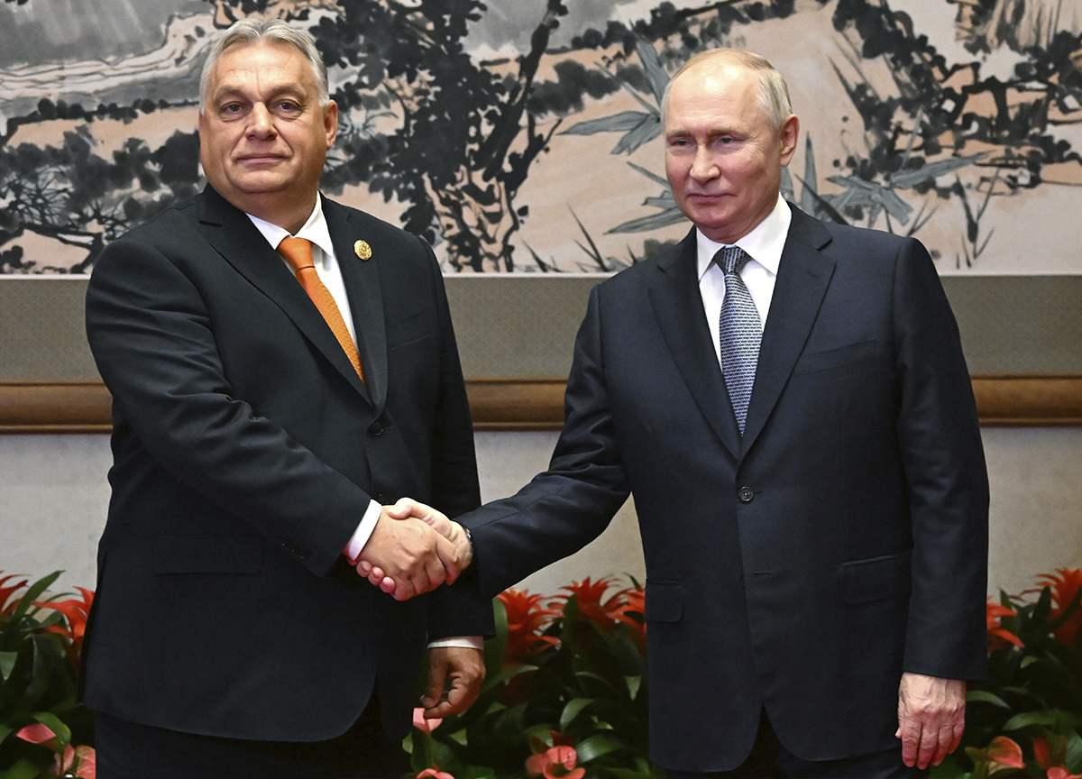 Ucraina, Orban vola a Mosca per incontrare Putin. Si dimette il capo staff di Zelensky perquisito per l’inchiesta sulla corruzione Ucraina, Orban vola a Mosca per incontrare Putin. Si dimette il capo staff di Zelensky perquisito per l’inchiesta sulla corruzione