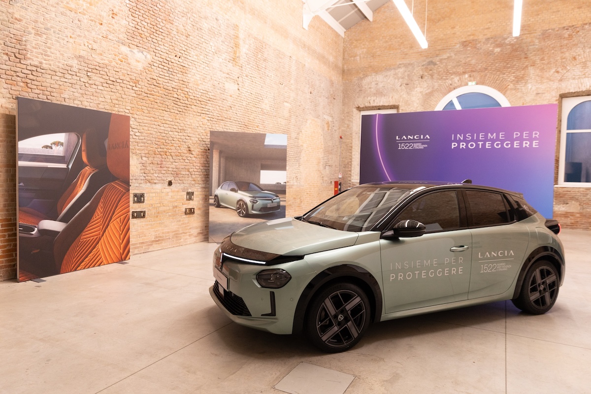 Lancia, 119 anni di eleganza italiana: dal cinema alla mobilità elettrica