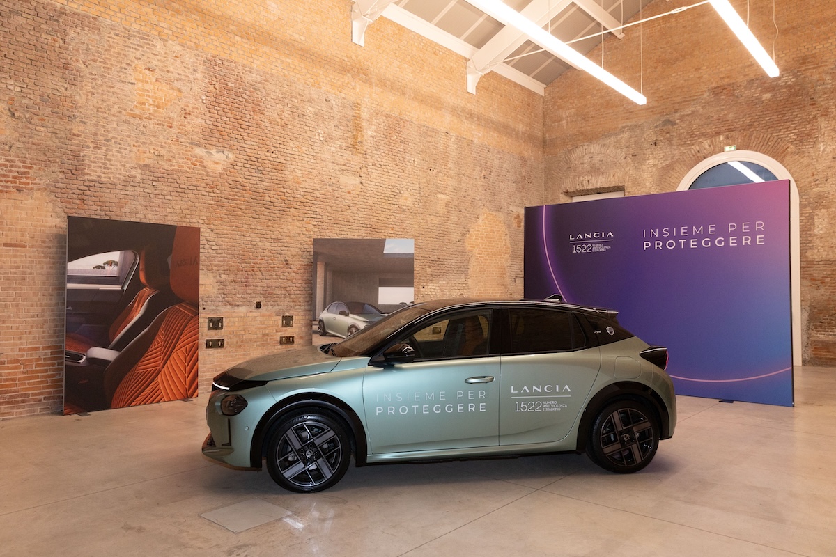 Lancia, 119 anni di eleganza italiana: dal cinema alla mobilità elettrica