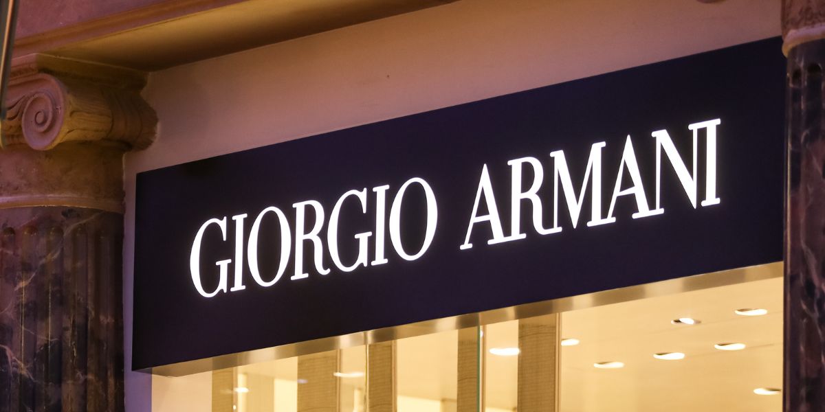 Armani: si insedia nuovo Cda, dentro anche Bizzarri e Hooks – Chi sono gli otto membri Armani: si insedia nuovo Cda, dentro anche Bizzarri e Hooks – Chi sono gli otto membri