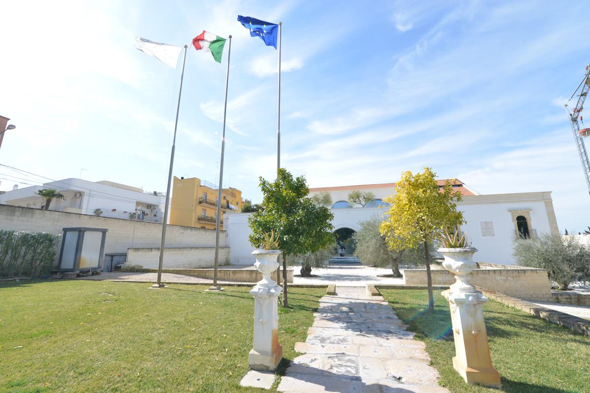 Galleria foto 'Farmalabor si iscrive all’Albo regionale Puglia Società Benefit' - foto 1