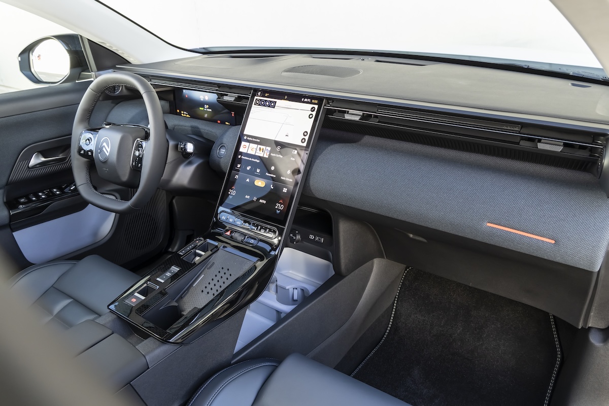 Citroën C5 Aircross: lusso e autonomia da record verso il titolo di Car of the Year 2026 Citroën C5 Aircross: lusso e autonomia da record verso il titolo di Car of the Year 2026
