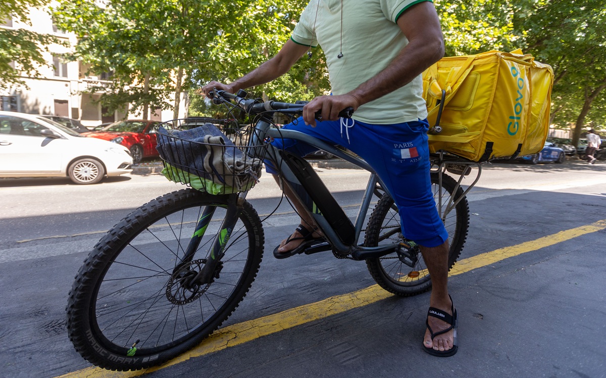 La rivoluzione delle e-bike e il silenzio della politica La rivoluzione delle e-bike e il silenzio della politica