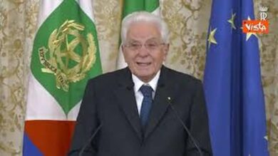 Mattarella: “Unione Europea oggi sconta gli effetti della mancanza di difesa comune”