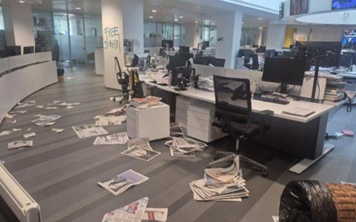 Assalto a La Stampa, assalto alla democrazia Assalto a La Stampa, assalto alla democrazia