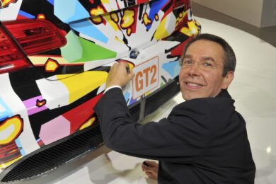 Da Warhol a Stella: la collezione BMW Art Cars in mostra a Milano