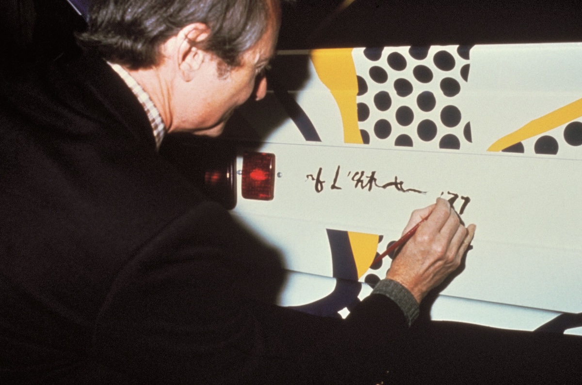 Da Warhol a Stella: la collezione BMW Art Cars in mostra a Milano Da Warhol a Stella: la collezione BMW Art Cars in mostra a Milano