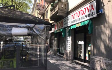 Milano, Poporoya cambia sede. Il saluto in stile Beatles e il trasloco… a km zero. VIDEO