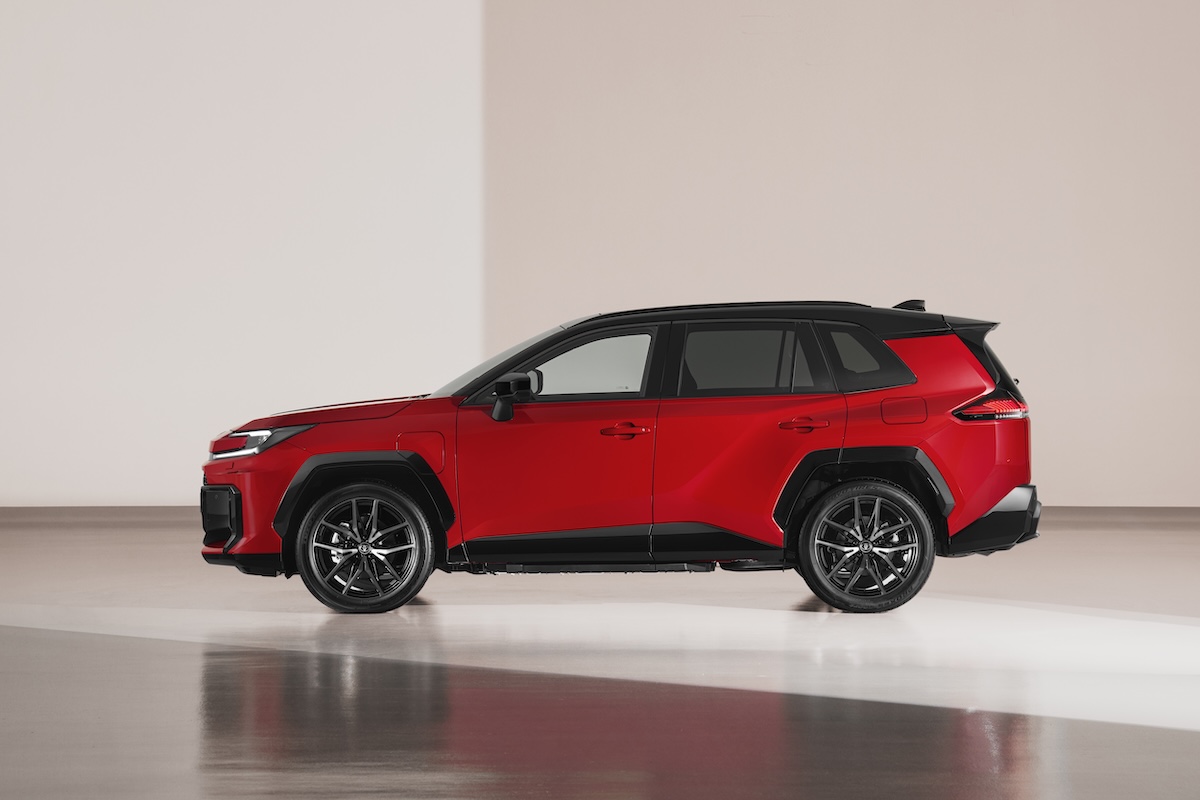 Toyota, utili record: l’ibrido è la risposta alla crisi dell’auto Toyota, utili record: l’ibrido è la risposta alla crisi dell’auto