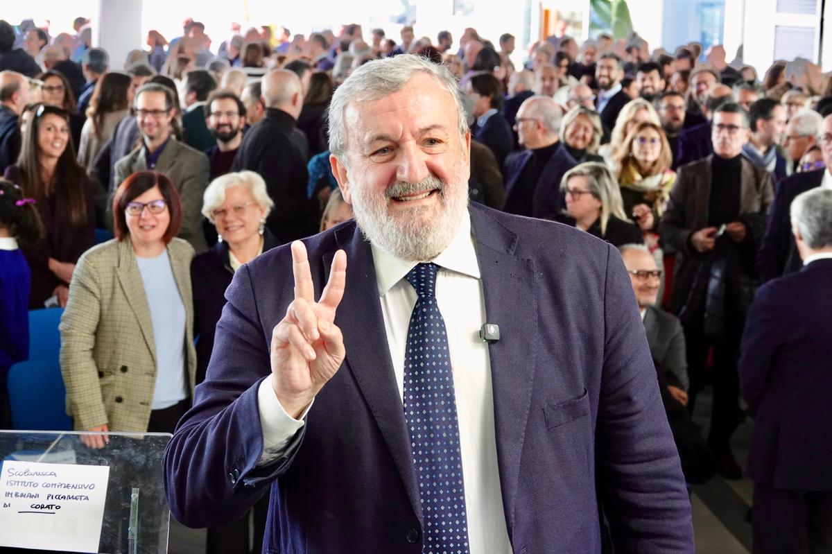 Regione Puglia, fine legislatura: il saluto di Michele Emiliano Regione Puglia, fine legislatura: il saluto di Michele Emiliano