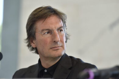 Poltrone, doppio incarico per Pietro Beccari: oltre Louis Vuitton guiderà anche Lvmh Fashion Group. Succede a Sidney Toledano