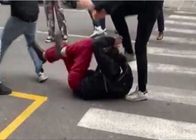 Non trovano accordo sul prezzo dell’affitto: maxi-rissa con mazze di ferro e bastoni