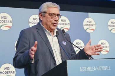 Corruzione in Sicilia, il gip dispone i domiciliari per l’ex Presidente della Regione Cuffaro: respinta la richiesta di arresto per Romano