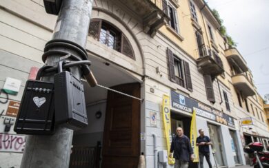 Milano vieta i lockbox degli affitti brevi: sanzioni sino a 400 euro per chi li installa