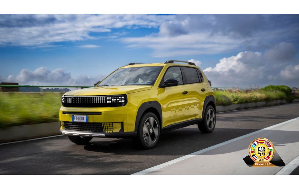Fiat Grande Panda: a Milano CityLife sfida le finaliste Car of the Year Fiat Grande Panda: a Milano CityLife sfida le finaliste Car of the Year