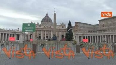 Natale 2025, l’allestimento dell’albero di Natale e del presepe a Piazza San Pietro