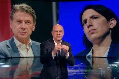 Crozza spara sull’UE: tra guerra, gas e riarmo “Prima green, poi gas, ora bombe”