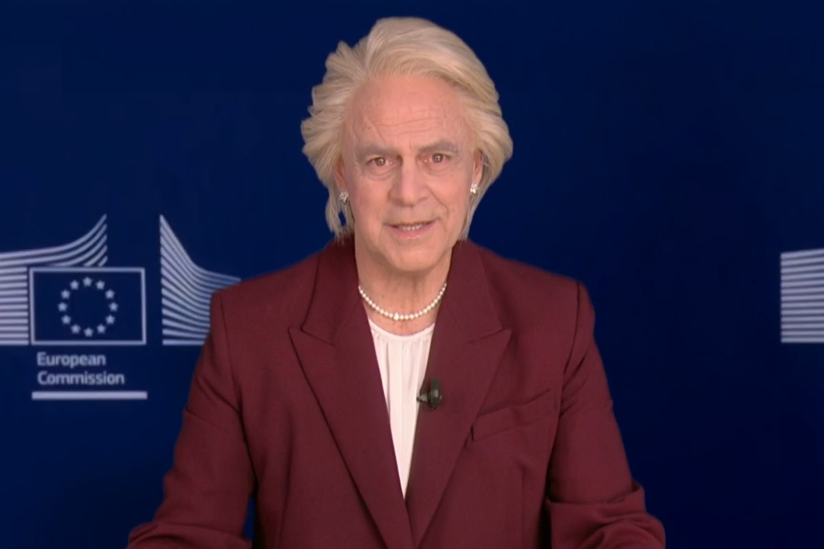 Crozza – Von der Leyen e la politica del “poi vediamo” Crozza – Von der Leyen e la politica del “poi vediamo”