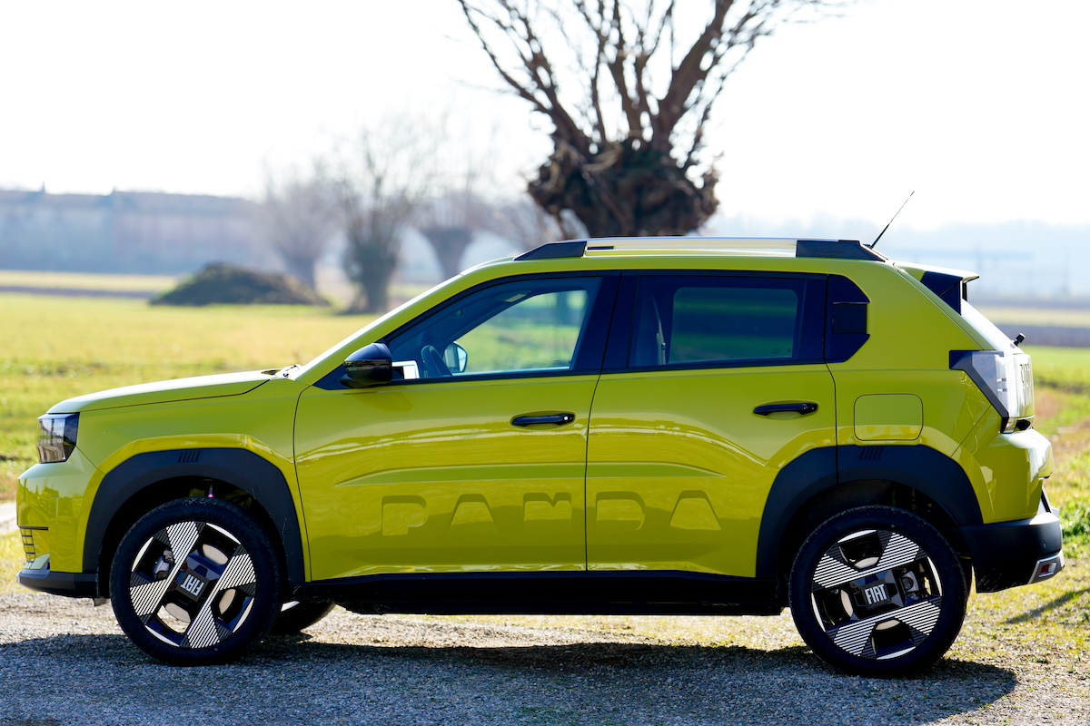 Fiat Grande Panda: a Milano CityLife sfida le finaliste Car of the Year Fiat Grande Panda: a Milano CityLife sfida le finaliste Car of the Year