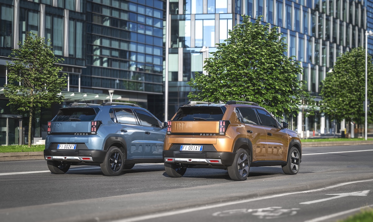Fiat Grande Panda: a Milano CityLife sfida le finaliste Car of the Year Fiat Grande Panda: a Milano CityLife sfida le finaliste Car of the Year