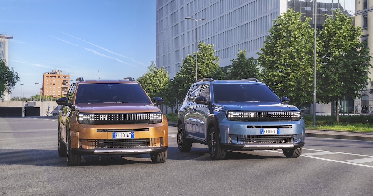Fiat Grande Panda: a Milano CityLife sfida le finaliste Car of the Year Fiat Grande Panda: a Milano CityLife sfida le finaliste Car of the Year
