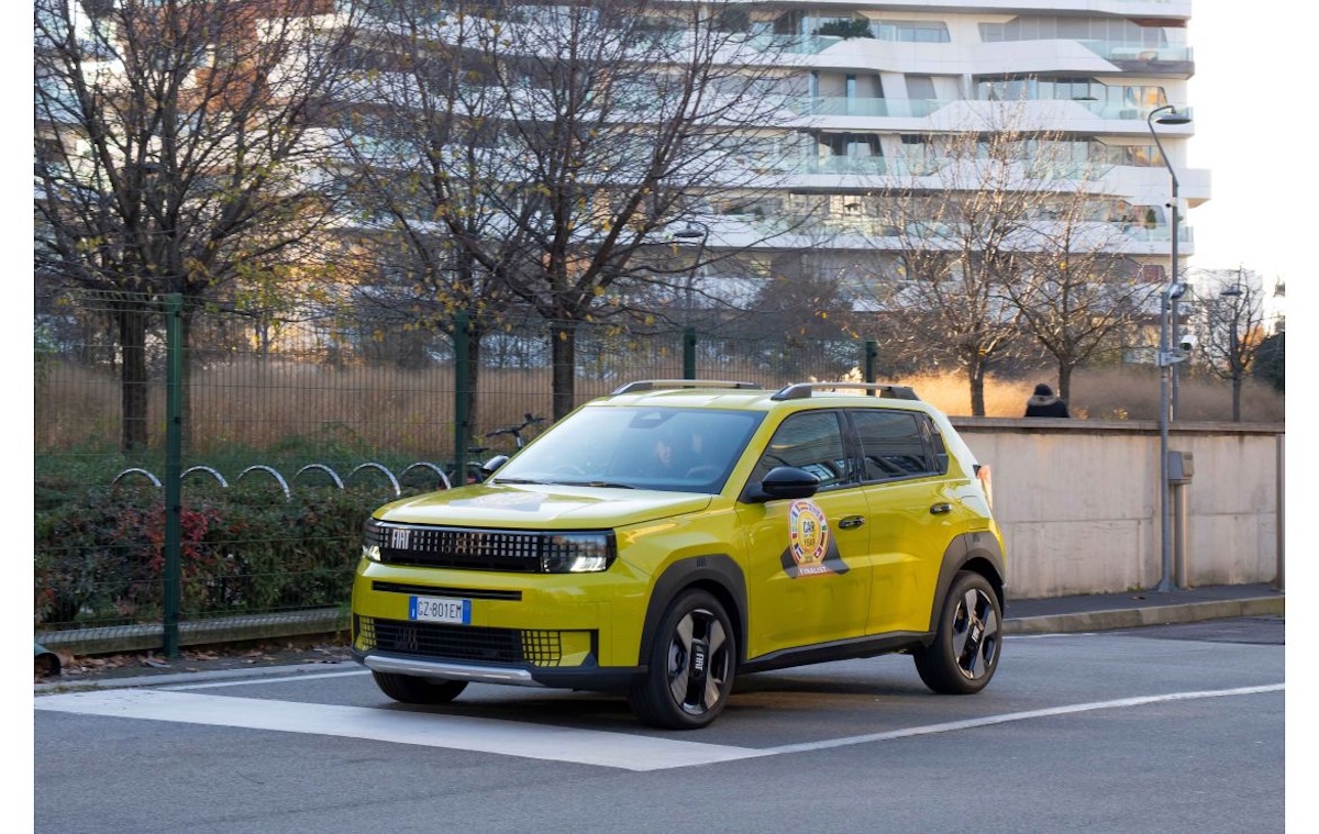 Fiat Grande Panda: a Milano CityLife sfida le finaliste Car of the Year Fiat Grande Panda: a Milano CityLife sfida le finaliste Car of the Year