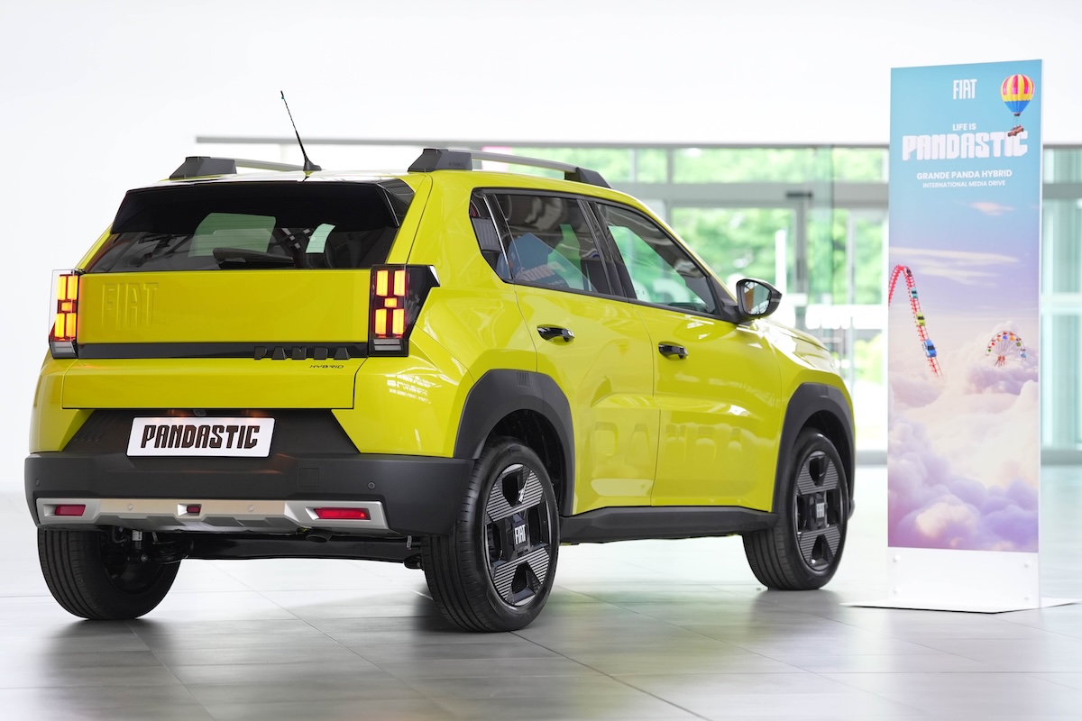 Fiat Grande Panda: a Milano CityLife sfida le finaliste Car of the Year Fiat Grande Panda: a Milano CityLife sfida le finaliste Car of the Year