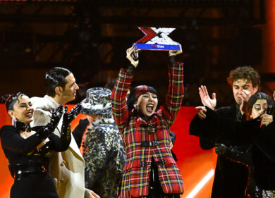 Rob ha l’XFactor. Chi è l’underdog punk che ha ribaltato i pronostici. Paola Iezzi: “Sfonderai come i Maneskin”