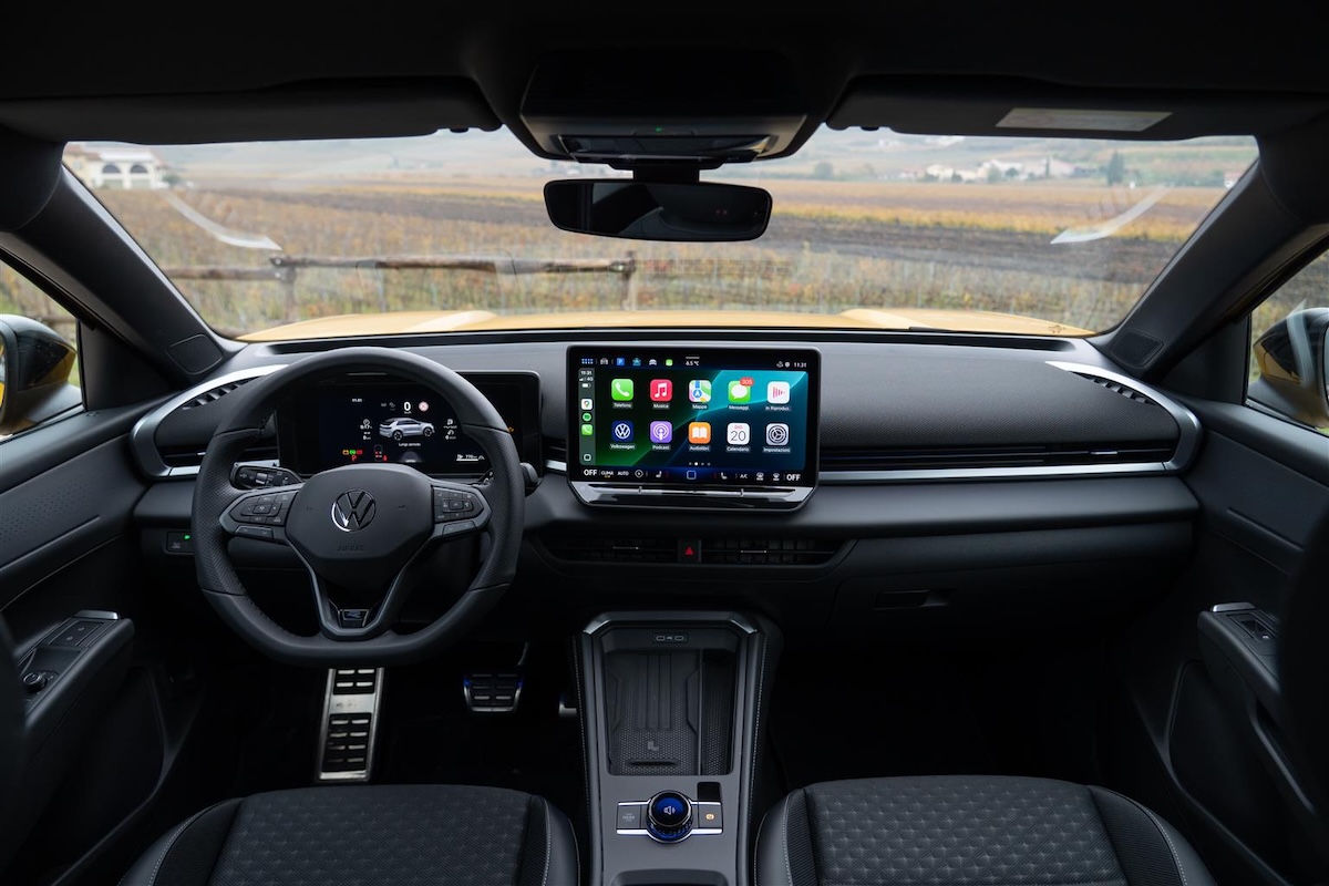 Volkswagen nuova T-Roc: tecnologia e stile per il SUV più venduto in Europa Volkswagen nuova T-Roc: tecnologia e stile per il SUV più venduto in Europa