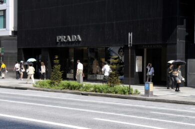 Brand o brand…elli/ Prada, un secolo di rivoluzioni: ascesa, cadute e rinascite della maison che ha cambiato la moda