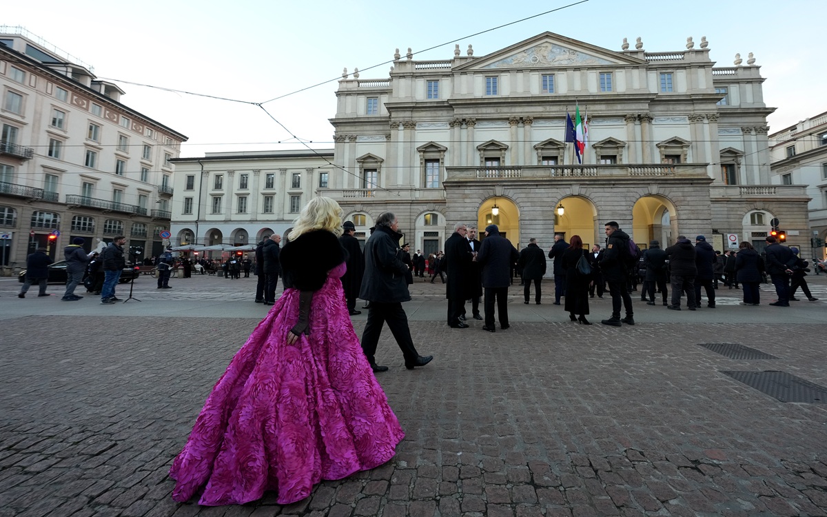 Prima della Scala, dei big del Governo c’è solo Giuli. Fontana: “Viviamo bene anche da soli…” Prima della Scala, dei big del Governo c’è solo Giuli. Fontana: “Viviamo bene anche da soli…”