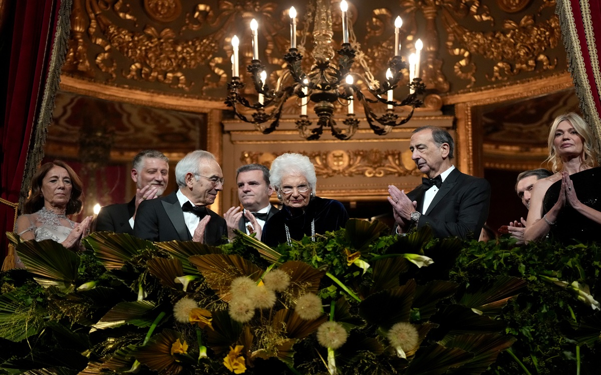 Prima della Scala, dei big del Governo c’è solo Giuli. Fontana: “Viviamo bene anche da soli…” Prima della Scala, dei big del Governo c’è solo Giuli. Fontana: “Viviamo bene anche da soli…”