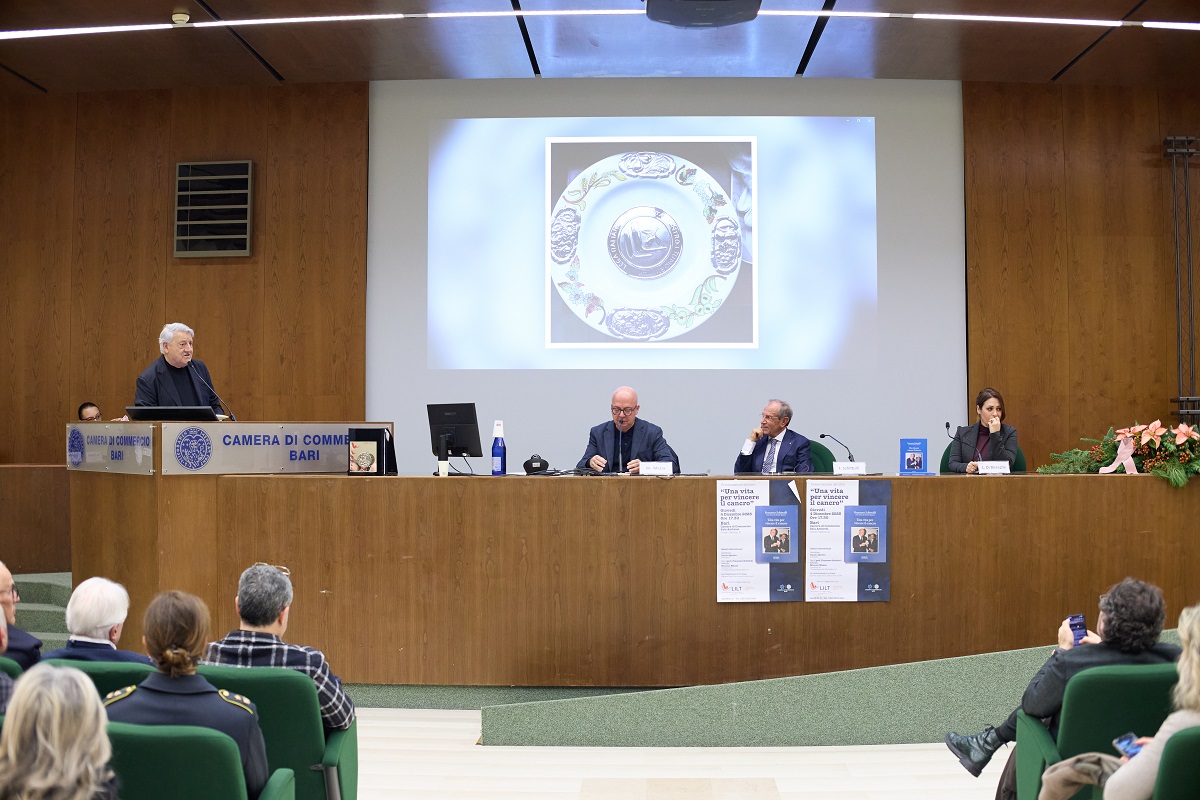LILT, il prof. Schittulli in CCIAA Bari ‘Una vita per vincere il cancro’ LILT, il prof. Schittulli in CCIAA Bari ‘Una vita per vincere il cancro’