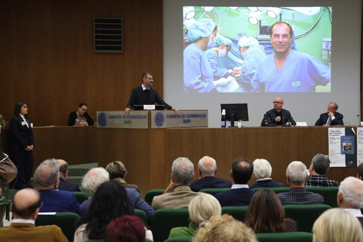 LILT, il prof. Schittulli in CCIAA Bari ‘Una vita per vincere il cancro’ LILT, il prof. Schittulli in CCIAA Bari ‘Una vita per vincere il cancro’