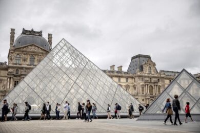 La maledizione del Louvre, non solo furti e sale allagate ora anche i lavoratori incrociano le braccia: dal 15/12 sciopero ad oltranza 