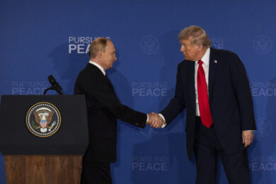 Ucraina, fedelissimo di Putin allo scoperto: “La Russia serve a Trump per la Cina e l’Europa ora è isolata”