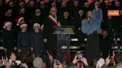 Gualtieri accende l’albero di Natale a Piazza del Popolo e le luminarie di via del Corso