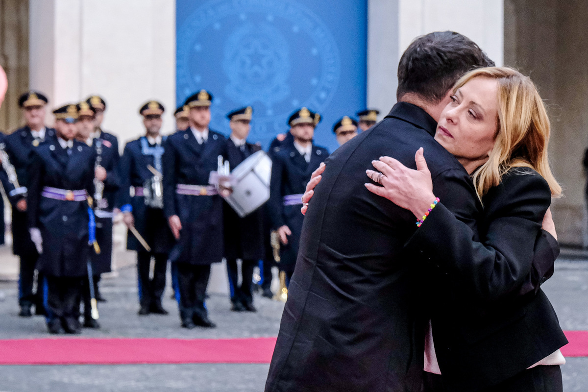 Ucraina, Zelensky: “Con Meloni colloquio eccellente, contiamo sul sostegno dell’Italia”. Putin: “Il Donbass è territorio russo: fatto storico” Ucraina, Zelensky: “Con Meloni colloquio eccellente, contiamo sul sostegno dell’Italia”. Putin: “Il Donbass è territorio russo: fatto storico”