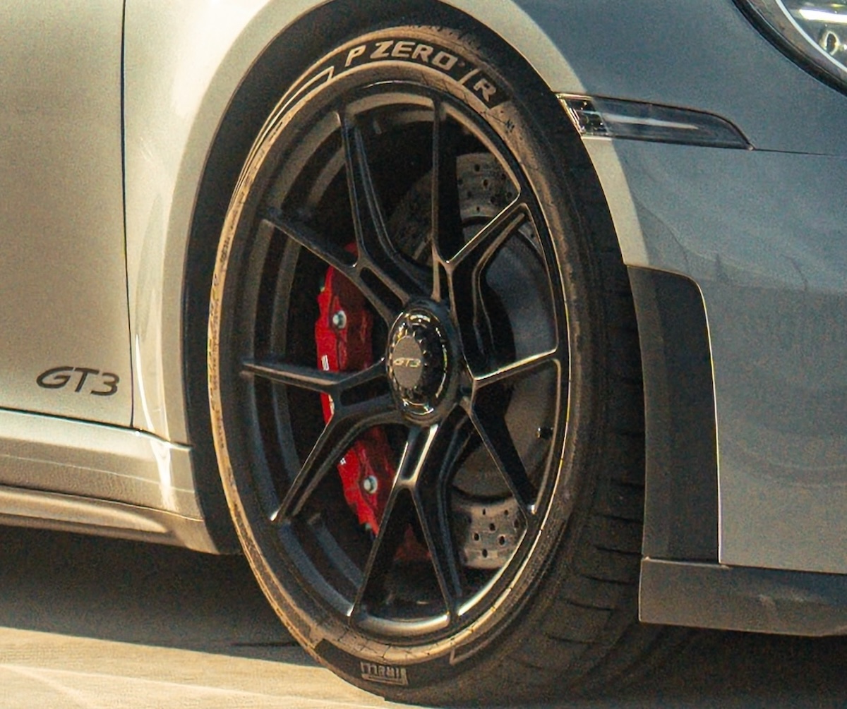 Pirelli e Porsche 911 GT3: svelati i nuovi P Zero su misura