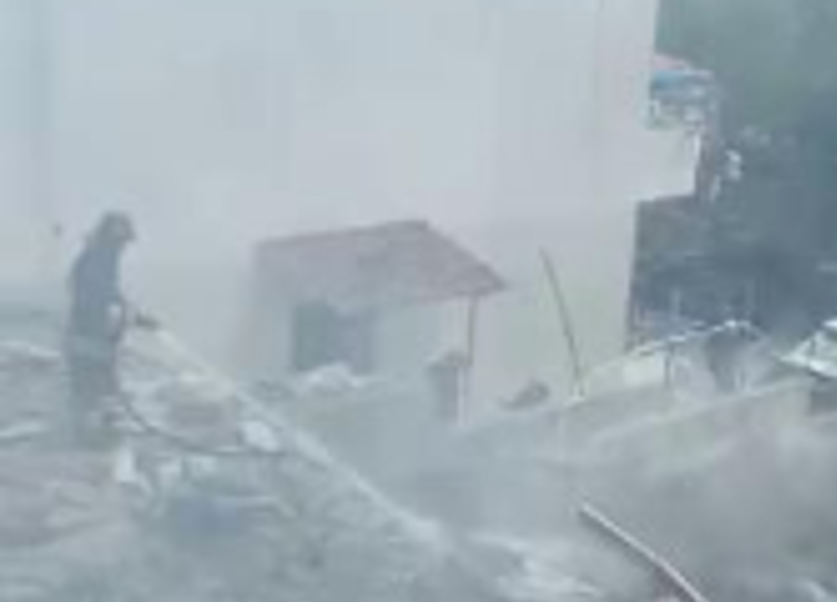 Ercolano, la strage nella fabbrica illegale di fuochi d’artificio: tensione altissima in aula dopo la sentenza Ercolano, la strage nella fabbrica illegale di fuochi d’artificio: tensione altissima in aula dopo la sentenza