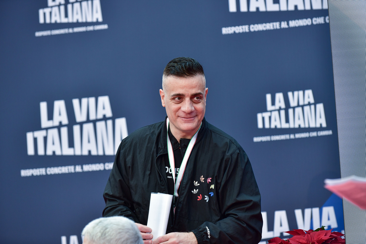 Cicalone, lo youtuber anti-borseggiatori ci sa fare anche con gli affari: utile e ricavi boom per la sua Srl Cicalone, lo youtuber anti-borseggiatori ci sa fare anche con gli affari: utile e ricavi boom per la sua Srl