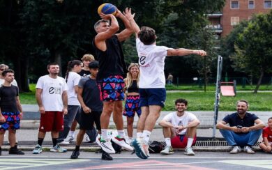 Slums Dunk, festa di Natale e raccolta di materiale scolastico con Ipazia nel Municipio 9 di Milano