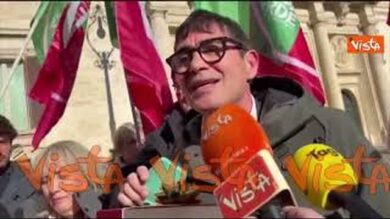 Fratoianni: Questo è il Governo della “sega”. Tagliano stipendi, sanità e diritti delle persone