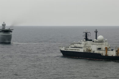 Attacco sottomarino al largo delle coste dello Sri Lanka: affonda una nave iraniana. Morti e feriti