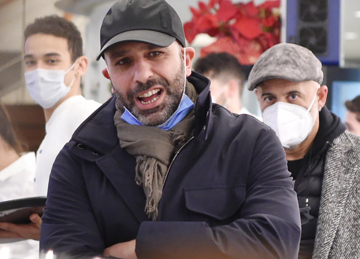 Checco Zalone, che flop dopo l’addio dell’ex moglie: ricavi e utili a picco per la sua Mlz srl Checco Zalone, che flop dopo l’addio dell’ex moglie: ricavi e utili a picco per la sua Mlz srl