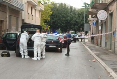 Giallo a Foggia, imprenditore agricolo ucciso a colpi di arma da fuoco: il corpo del 49enne trovato in un terreno