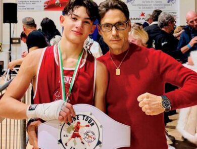 Lorenzo Mattia Berlusconi vince al debutto nel pugilato federale sotto gli occhi di papà Pier Silvio